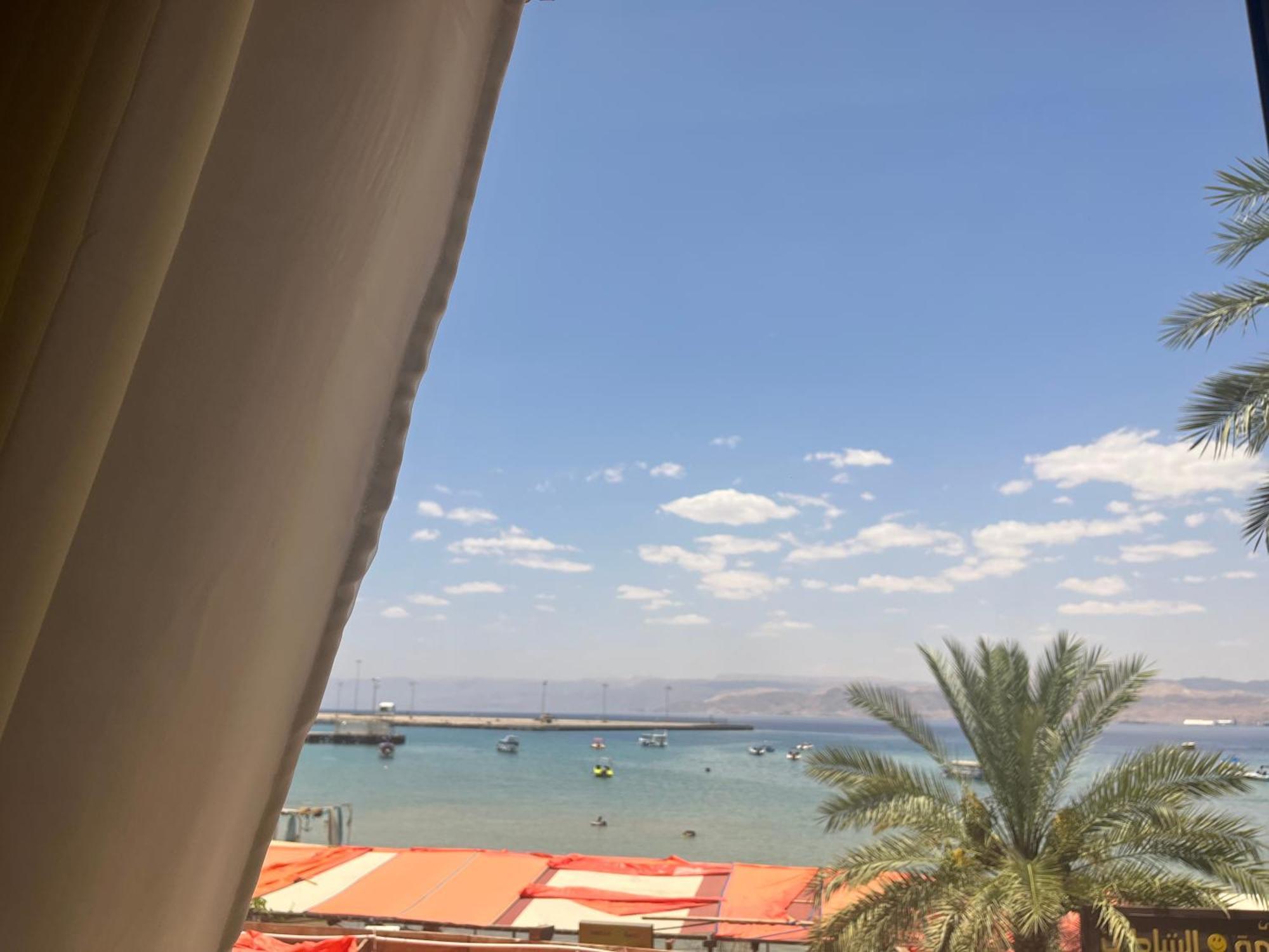 Al-Amer Chalets Акаба Экстерьер фото